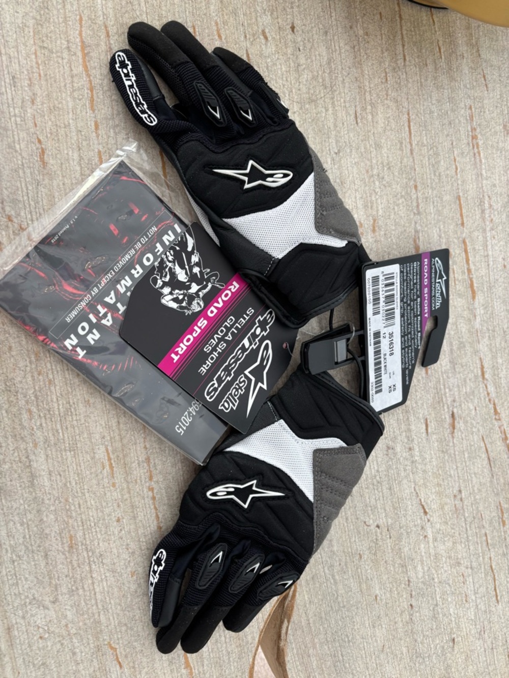 NWT Alpinestars Stella Black & White Road Sport Motorcycle Gloves XS